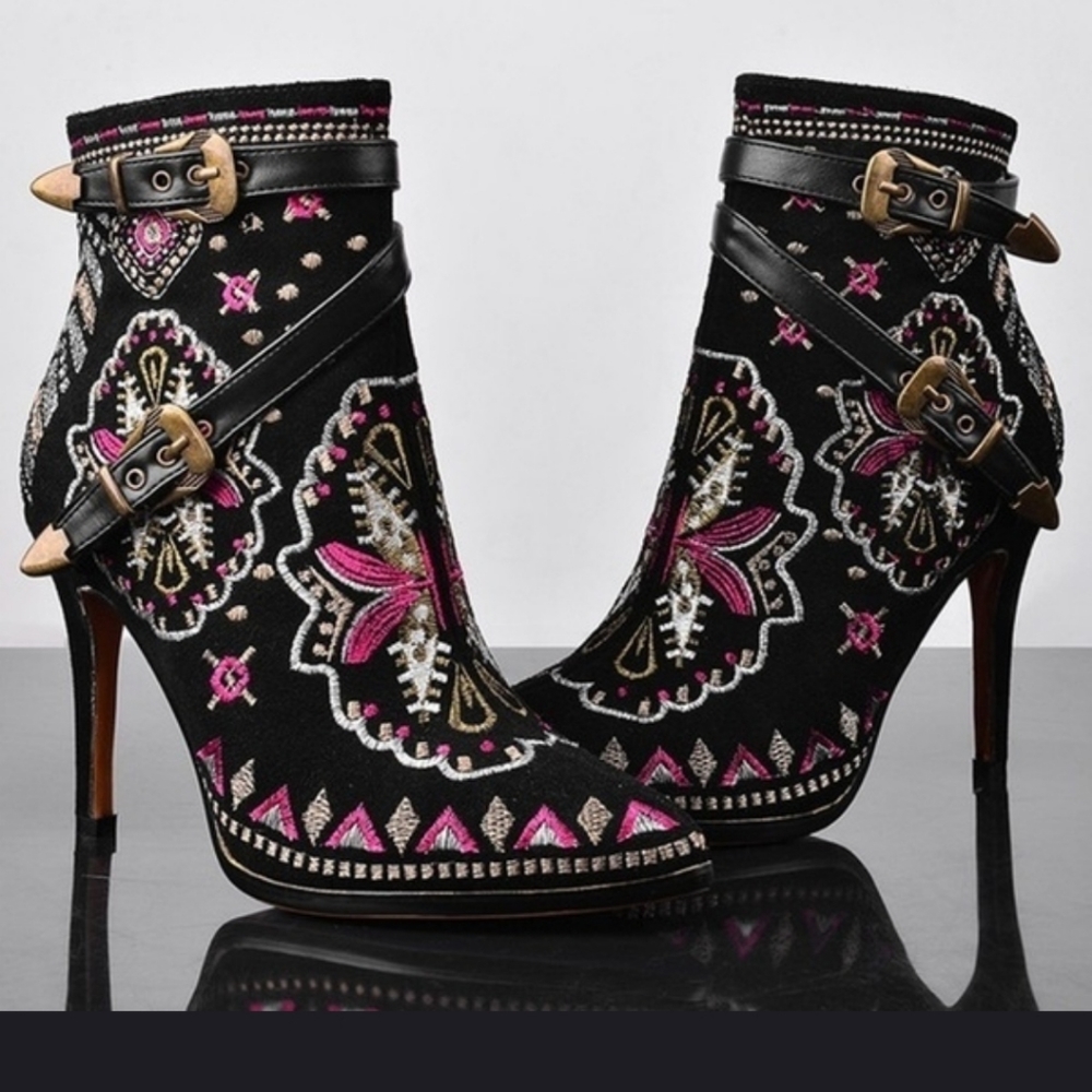NWOT Embroidered belted black ankle boots